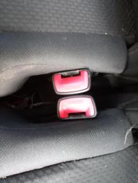 Attache ceinture arriere centrale