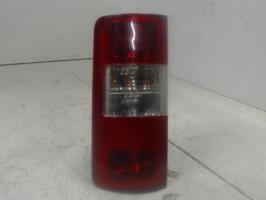 Luz trasera principal izquierda (luces)