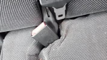 Attache ceinture arriere gauche