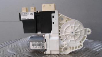 Moteur leve vitre avant droit
