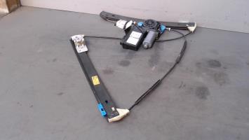 Moteur leve vitre avant droit