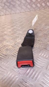 Attache ceinture arriere droit