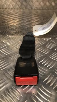 Attache ceinture arriere droit