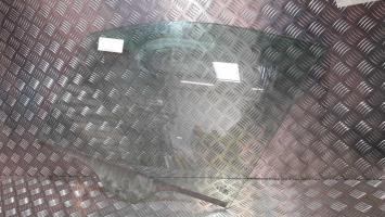 Vitre avant gauche