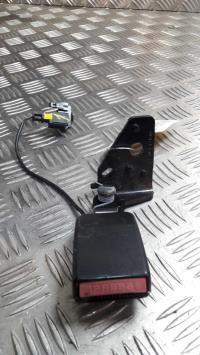 Attache ceinture arriere gauche