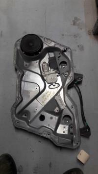 Leve vitre electrique avant droit