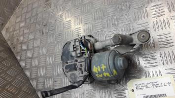 Moteur essuie glace avant droit