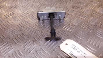 Tirant de porte avant droit