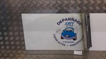 Vitre avant droit