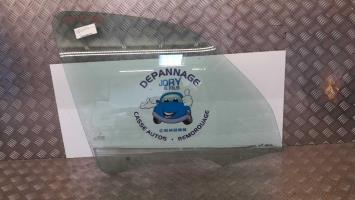 Vitre avant droit