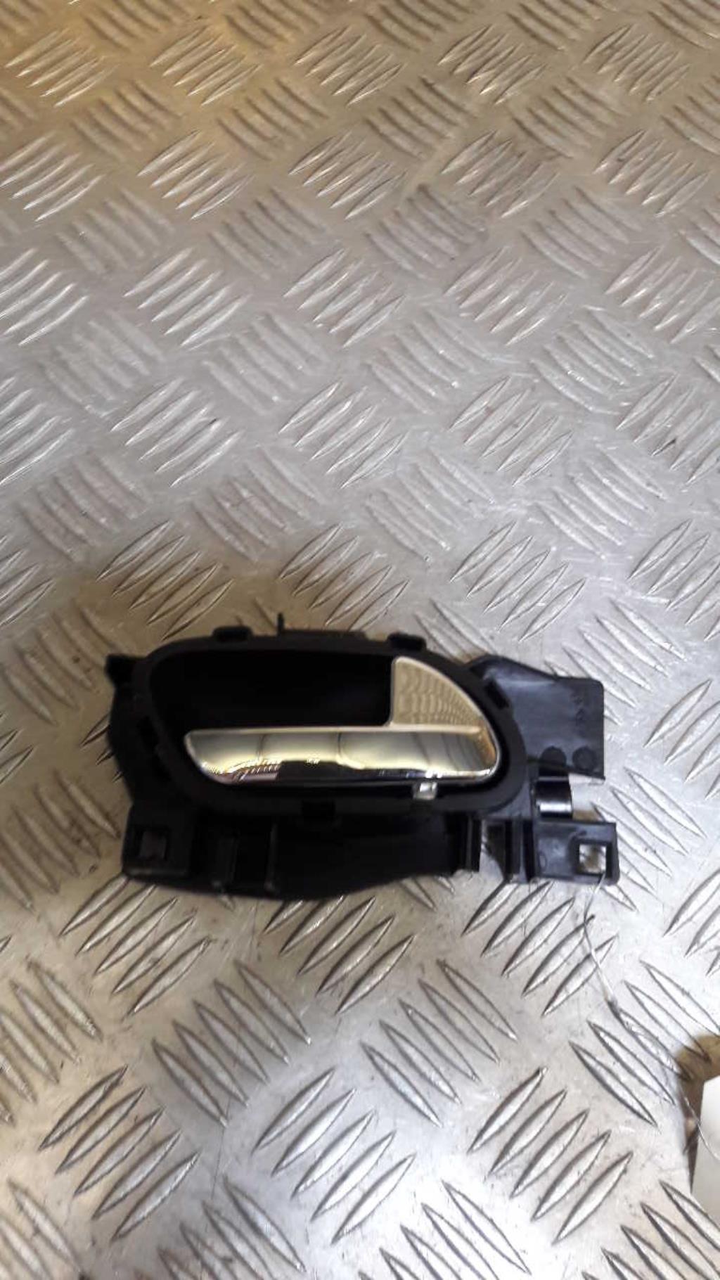 Poignee interieur avant droit CITROEN C3 2 PHASE 1 Essence - 1