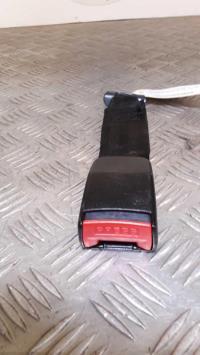 Attache ceinture arriere droit