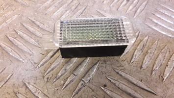 Lumiere porte arriere gauche