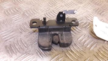 Serrure de porte de coffre droite