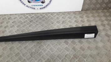 Baguette de porte avant gauche