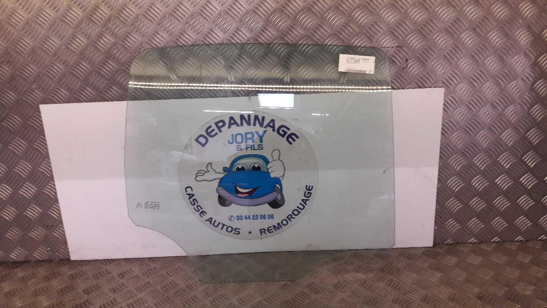 Vitre arriere droit CITROEN C3 2 PHASE 1 Essence - 1