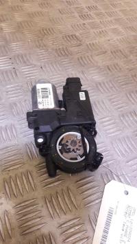 Moteur leve vitre avant droit