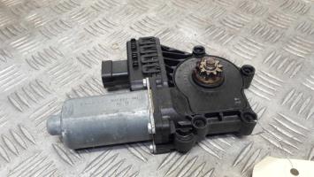 Moteur leve vitre avant droit