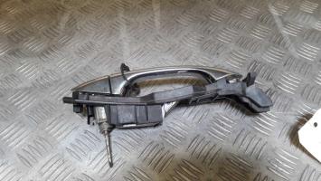 Poignee porte avant gauche