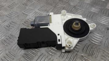 Moteur leve vitre avant gauche