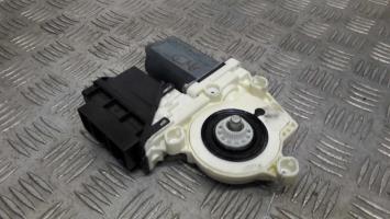 Moteur leve vitre avant droit