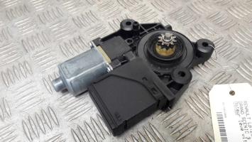 Moteur leve vitre avant droit