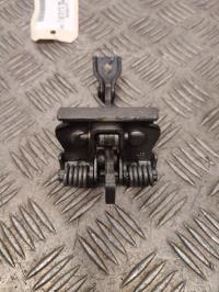 Tirant de porte avant droit
