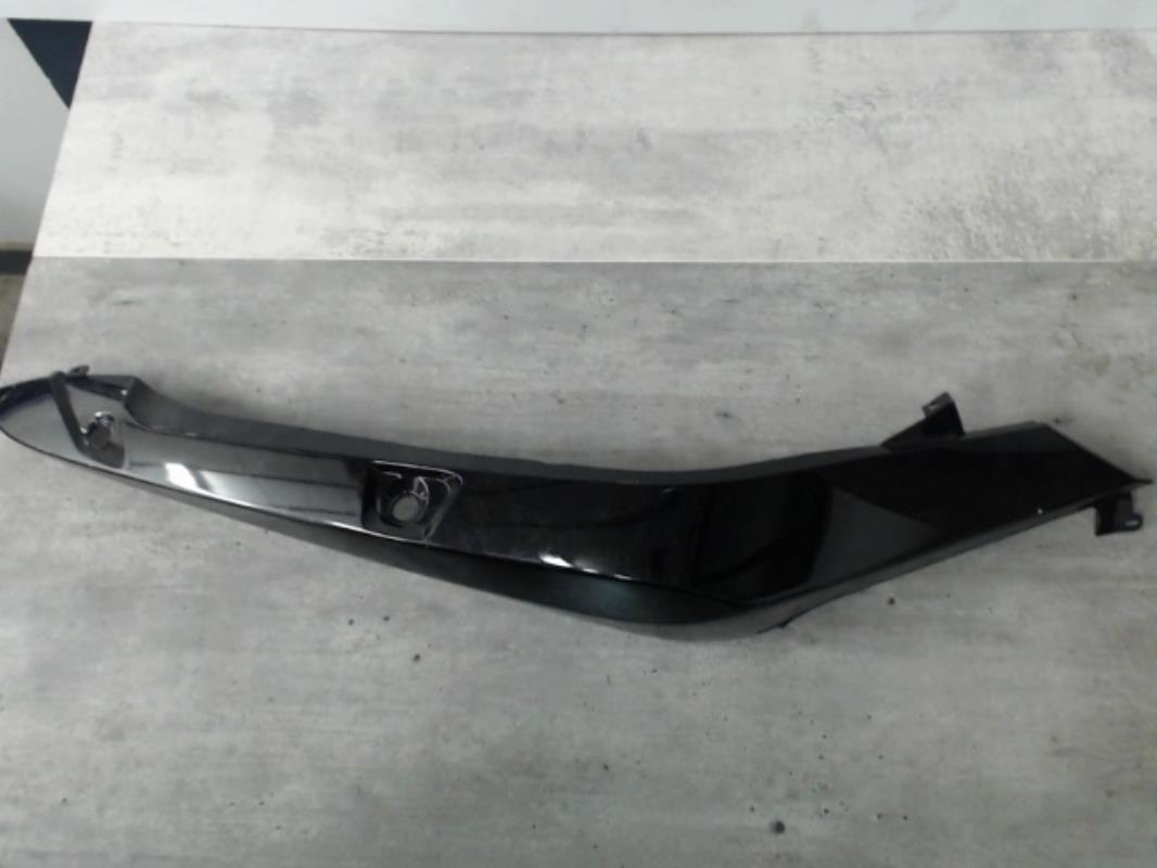 pièce détachée occasion Cache carenage coque arriere droit APRILIA