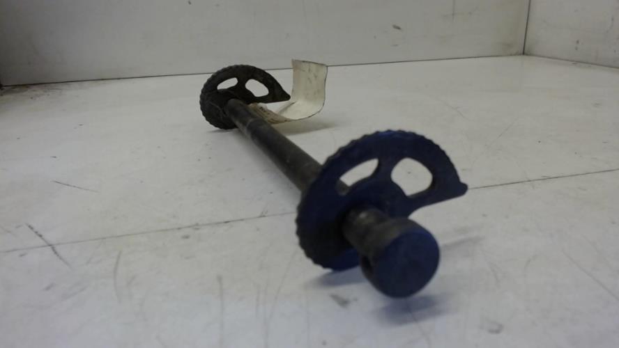pièce détachée occasion Axe de roue arriere SUZUKI