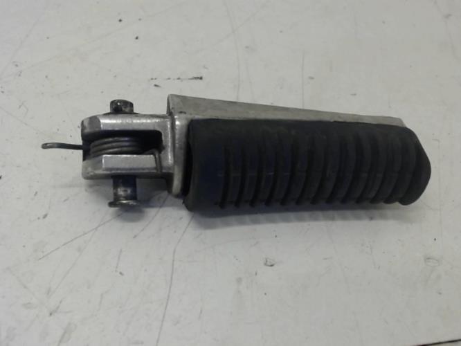 pièce détachée occasion Repose pieds arriere gauche YAMAHA