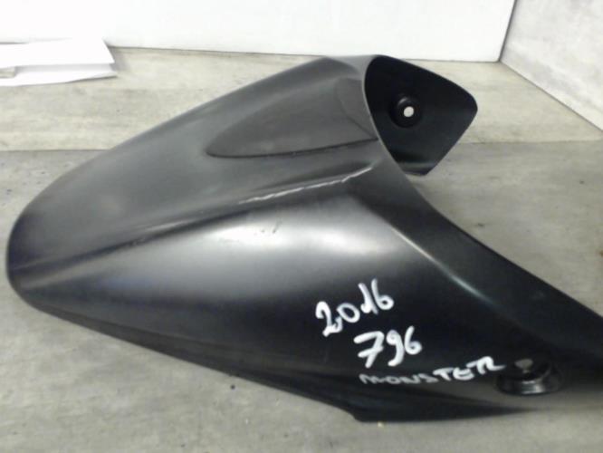 pièce détachée occasion Capot de selle DUCATI