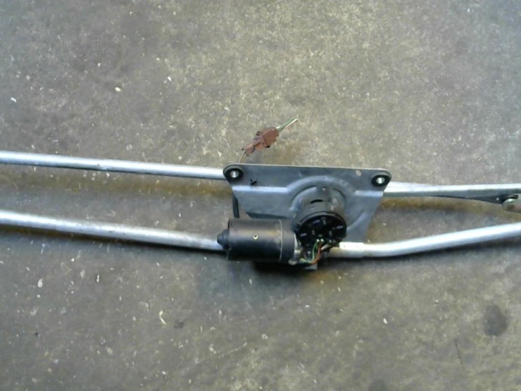 Moteur essuie glace avant