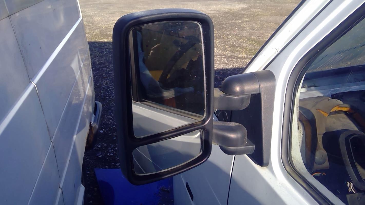 Retrovisor izquierdo