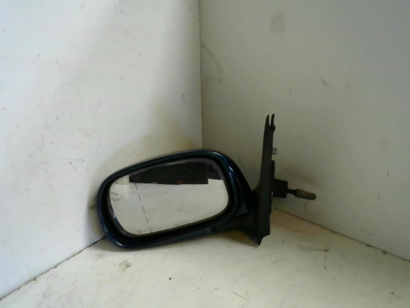 Retrovisor izquierdo