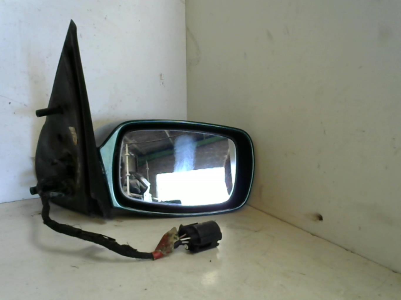 Retrovisor derecho