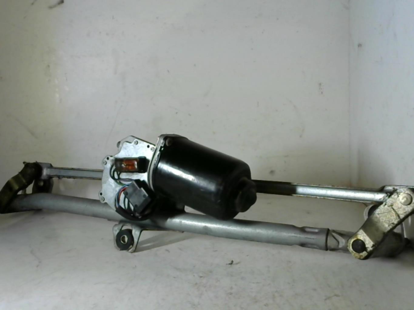 Moteur essuie glace avant