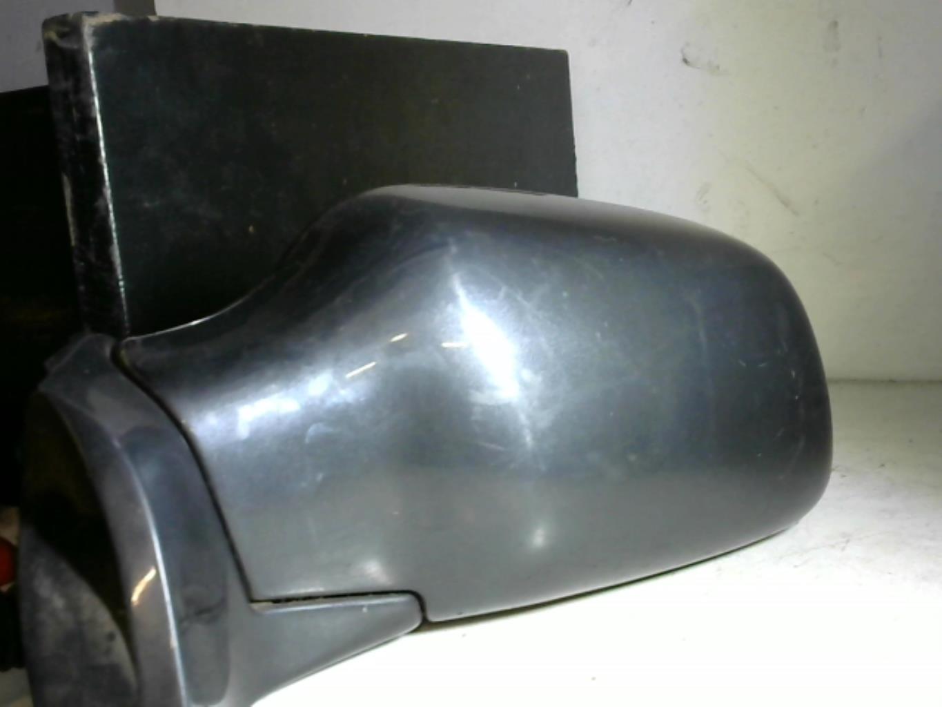 Retrovisor izquierdo