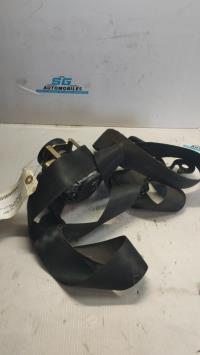 Attache ceinture avant gauche