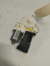 Moteur leve vitre avant droit