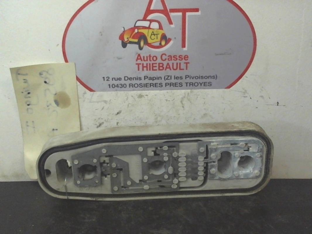 Base portalampade fanale posteriore destro