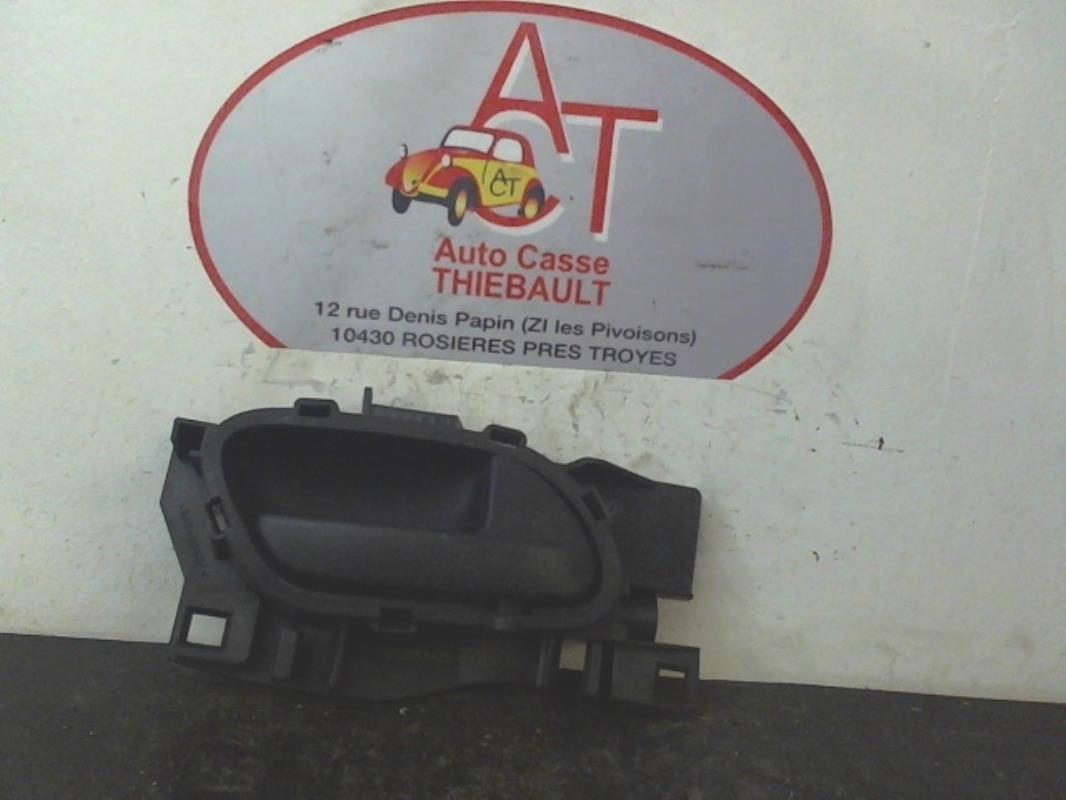 Poignee interieur avant droit