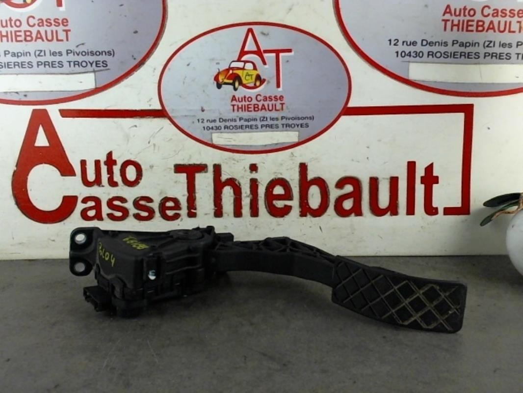 Pedale acceleratore