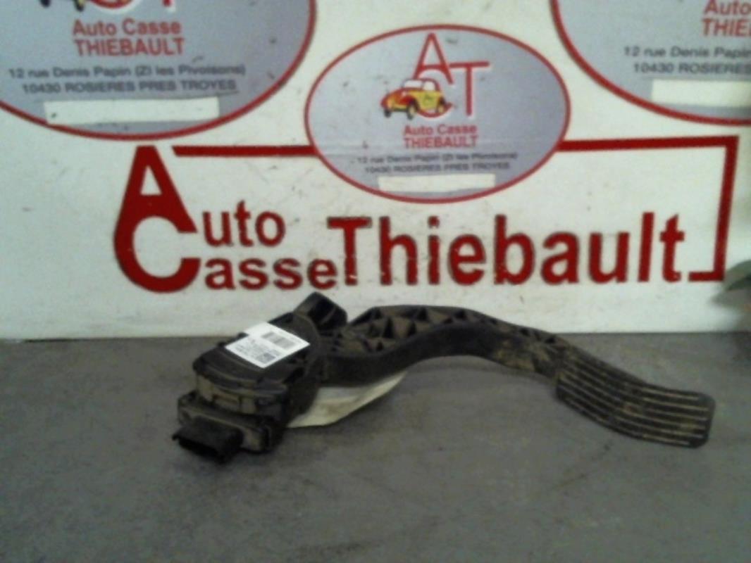 Pedale acceleratore