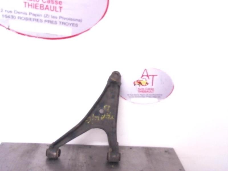 Triangle avant droit