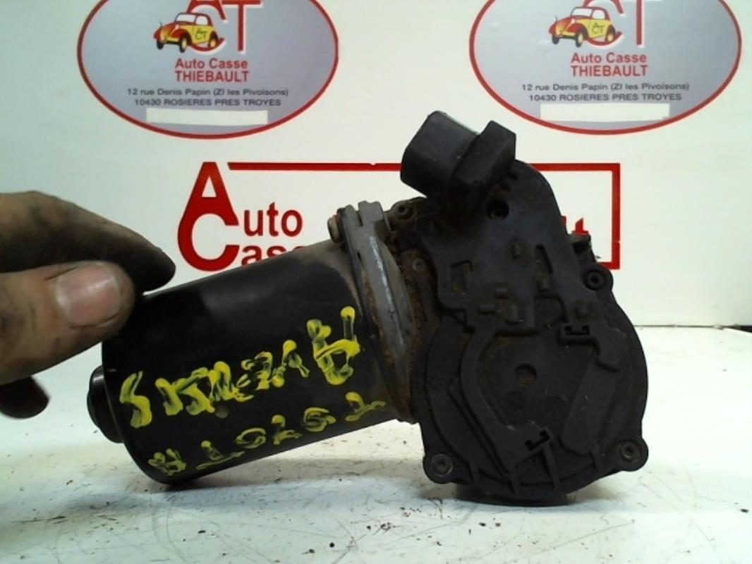 Motore tergicristallo anteriore
