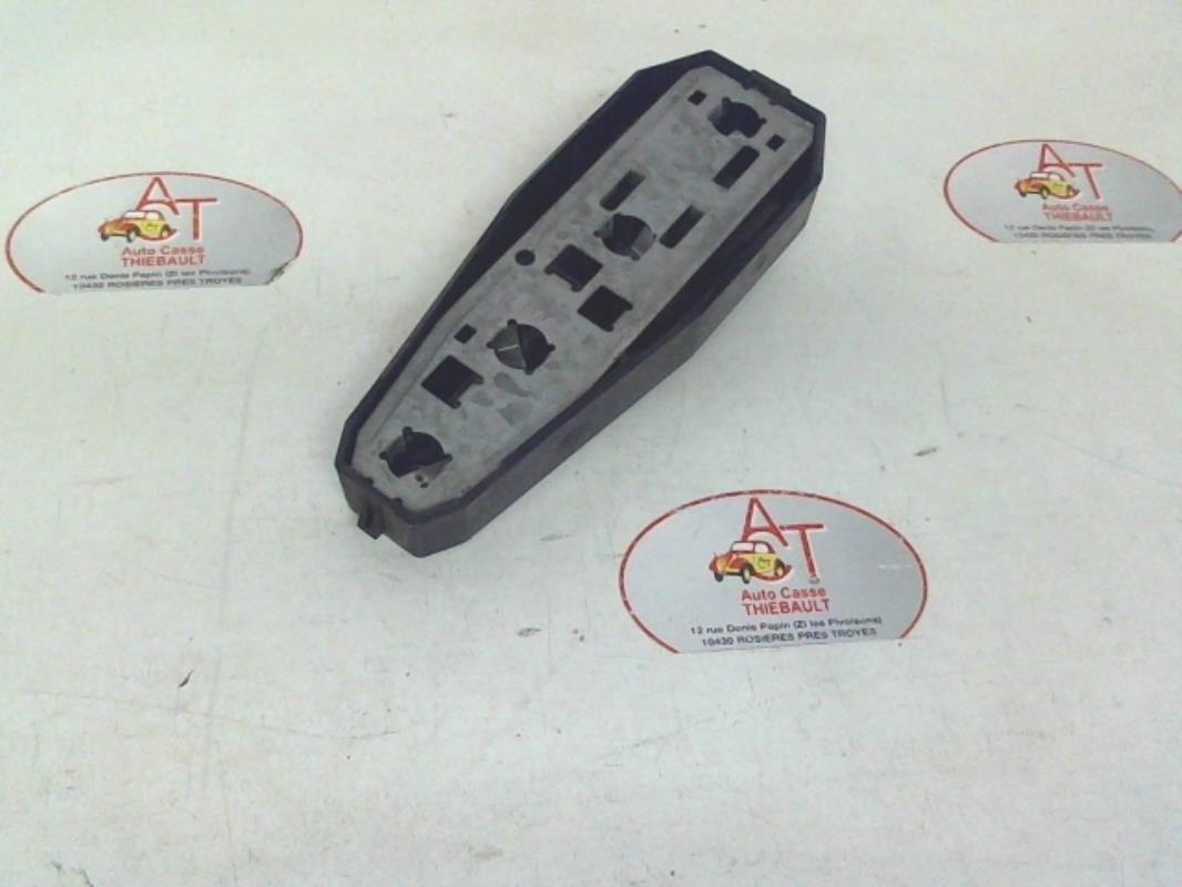 Base portalampade fanale posteriore destro
