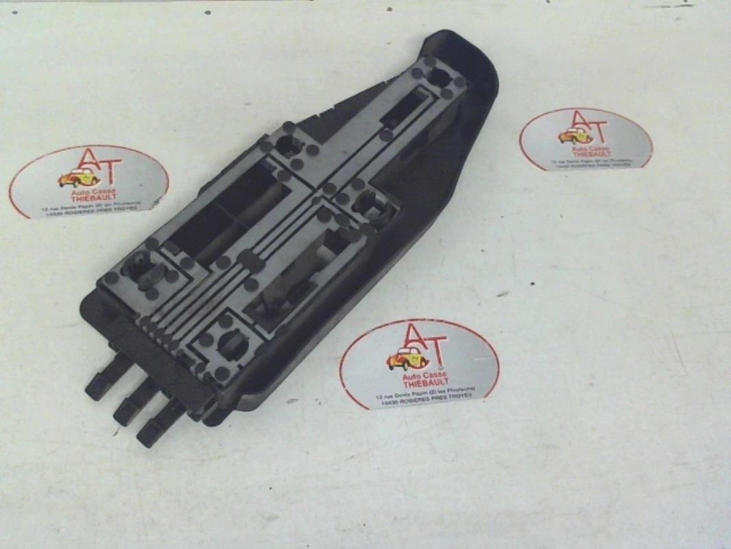 Base portalampade fanale posteriore destro