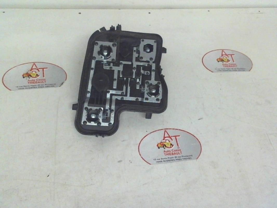 Base portalampade fanale posteriore destro