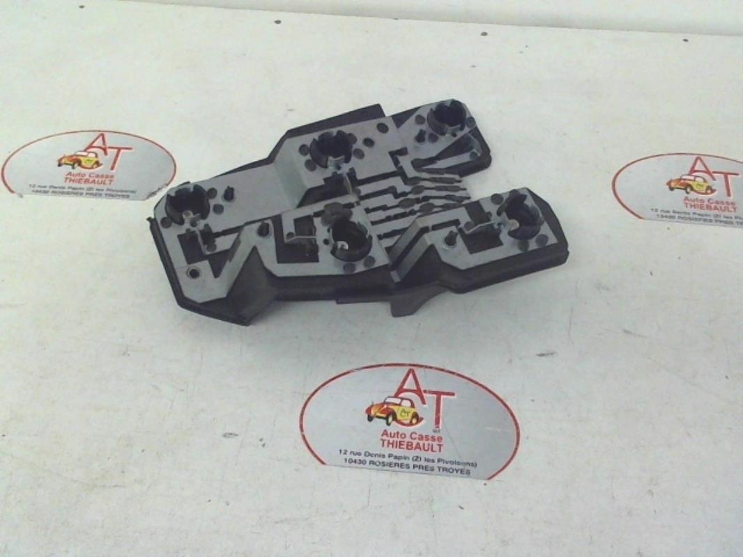 Base portalampade fanale posteriore destro