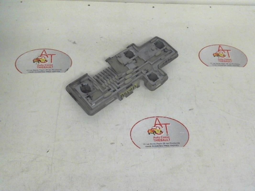Base portalampade fanale posteriore sinistro